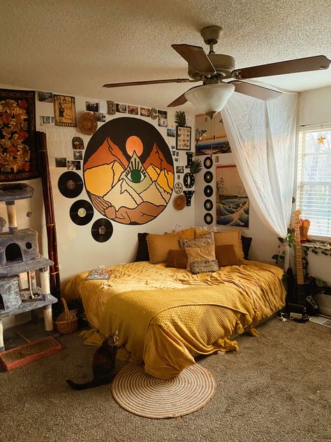 Black Spiritual Hipster Artsy Room Black And Yellow Room, Yellow And Black Bedroom, Artsy Room, Yellow Room, Black Room, Black Bedroom, Yellow Grey, Yellow And Black, Retro Home