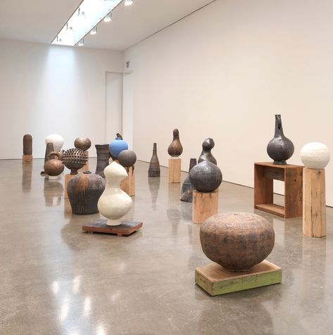 Theaster Gates Blends Art and Activism in a Powerful New Show at Gagosian - Galerie Theaster Gates Art, Photographing Ceramics, Modernist Ceramics, Theaster Gates, Ceramics Exhibition, Ceramic Installation, Ancient Ceramics, Asian Art Museum, Life Size Statues