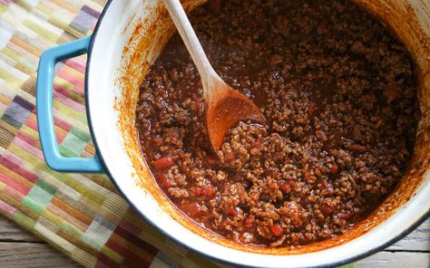 lone star beef chili recipe - used Shiner and added black beans Beanless Chili, Texas Chili Recipe, Low Carb Chili Recipe, Beef Chili Recipe, Texas Chili, Low Carb Chili, Bean Chili Recipe, Best Chili Recipe, Slow Cooker Chili