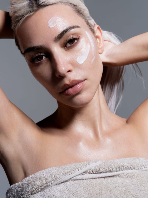 Kardashian Jenner Photoshoot, Kim Kardashian Skin Care, Kim Kardashian Photoshoot, Bags Runway, Kim Kardashian Family, Kardashian Beauty, Spa Branding, Recommended Skin Care Products, Soft Launch