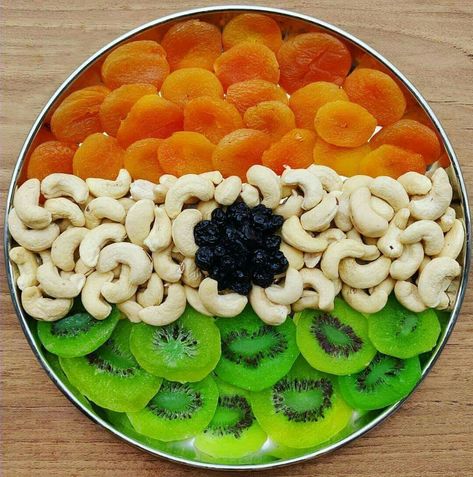 Tricolour Food, Satvik Food, Amazon Aesthetic, Healthy Food Ideas, Food Art Photography, Food Sculpture, Independance Day, Creative Food Art, Party Food Platters