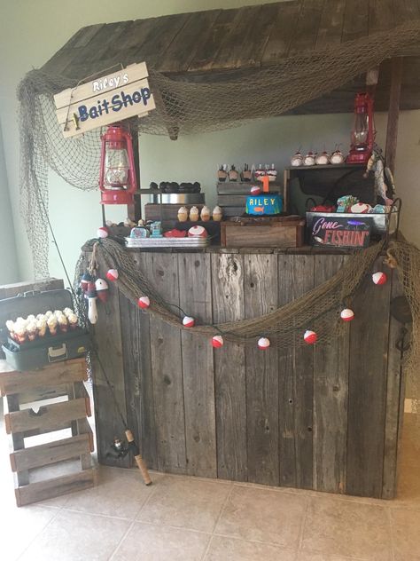 Gone Fishing Decorations, Fish Fry Party Ideas Decor, Bait And Tackle Shop Ideas, Bait Shop Ideas, Fish Fry Party, Fishing Booth, Halloween Decorations Outdoor Porch, Fishing Themed Birthday Party, Survivor Party