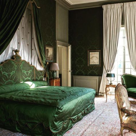 Château de Villette, Paris ~ décoré par Jacques Garcia Slytherin Bedroom, Slytherin Room, Malfoy Manor, Royal Bedroom, Key Collection, Bedroom Furnishings, Green Bedroom, French Countryside, Bedroom Green