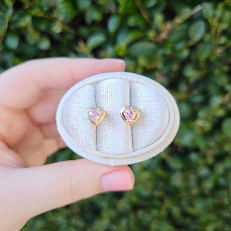 🌸available🌸 My first thought when I found these studs was 'Barbie!' The warmth of the solid yellow gold against the sparkly baby pink is just beautiful. A pair of solid 9ct Gold studs adourned with a heart shaped pink Zirconia held within a solid gold claw and bezel setting. These earrings sit comfortably in the lobe with an abundance of sparkle ✨️ 9ct Yellow Gold 8.5mm wide heart £150 Dm to purchase #solidgold #barbiejewellery #girlyaesthetic #goldearrings Just Beautiful, Gold Studs, Solid Yellow, Bezel Setting, A Heart, Baby Pink, Gold Earrings, Solid Gold, Heart Shapes