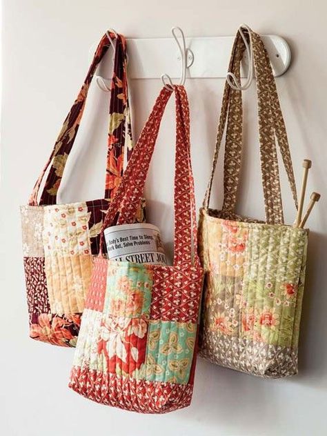 3 Times the Charm Tote Bag Pattern - Quilting Digest Patchwork Totes, Quilting Digest, Charm Pack Quilts, Quilting Tools, Quilted Tote Bags, Sewing Purses, Quilted Totes, Patchwork Bags, Tote Pattern