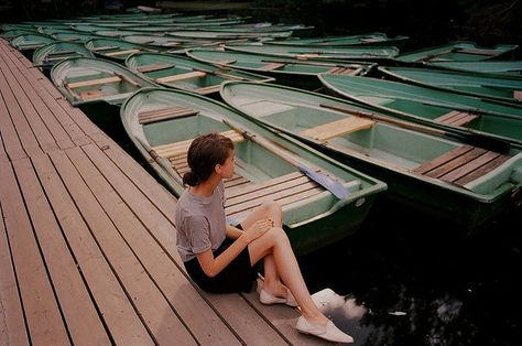 LIBERATE Dock Photography, Gifs Aesthetic, Modern Feminism, Blue Sargent, Dawsons Creek, Simple Clothing, Artist Models, Boat Dock, Harvest Moon