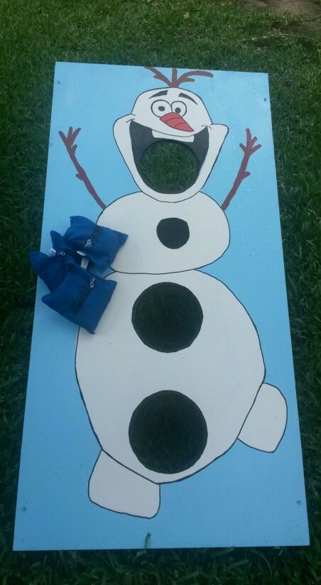 Olaf bean bag toss, my husband made this upon request from my little girl, for her frozen theme birthday party Frozen Birthday Party Games, Olaf Birthday, Party Games For Kids, Frozen Bday Party, Disney Frozen Birthday Party, Frozen Birthday Theme, Birthday Party Games For Kids, Frozen Themed Birthday Party, Disney Frozen Birthday