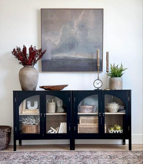 Sitting Room With Bar Cart, Black Credenza Dining Room, Artwork Over Console Table, Dinning Room Sideboard Decor Ideas, Dinning Room Buffet Table Ideas Decor, Dinning Room Buffet Cabinet, Sideboard Open Shelves, Billie Rug, Table Top Decor Ideas