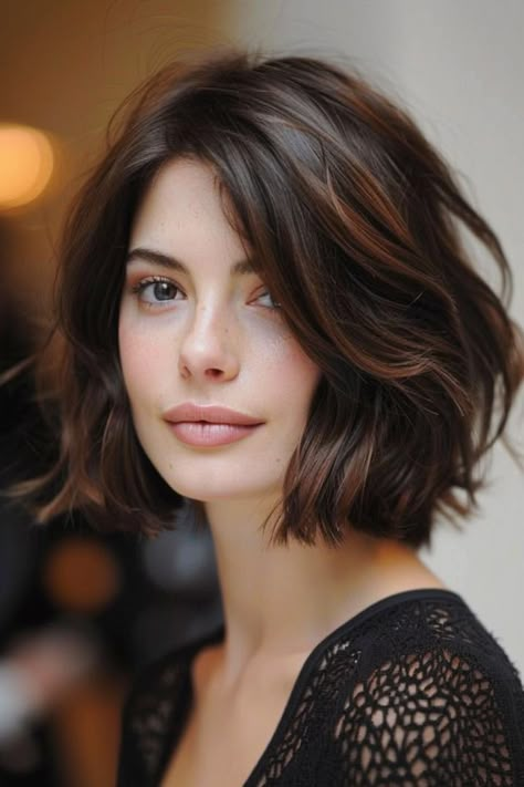 Short Hair With Bangs For Long Face, Color For Dark Hair, Rambut Brunette, Chin Length Hair, Hair Inspiration Short, Mom Hairstyles, Brown Hair Colors, Medium Length Hair Cuts, Hair Today