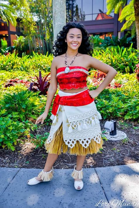 Ideias para Fantasia de Moana | Como fazer em casa Moana Halloween Costume, Moana Cosplay, Disney Princess Moana, Diy Costumes Women, Disney World Outfits, Halloween Party Outfits, Princess Cosplay, Disney Moana, Disney Cosplay