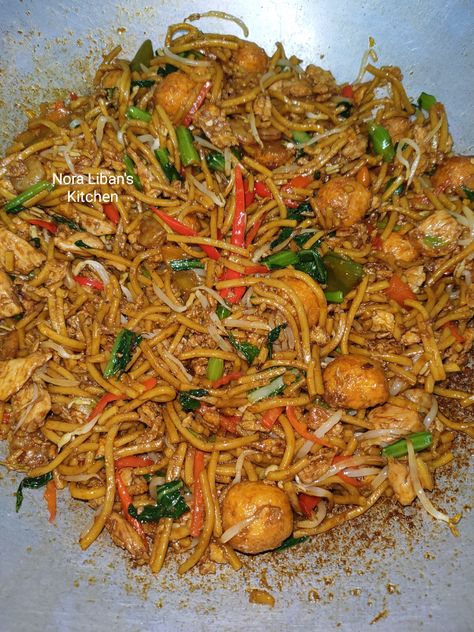 Chicken Toast, Beef Pepperoni, Mee Goreng, Noodles With Chicken, Yellow Noodles, Beef Recipe, Cheesy Chicken, Toast Recipes, Japchae