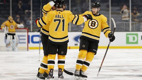 3 takeaways as Taylor Hall gets first goal with Bruins in 4-1 defeat of Islanders Craig Smith, Taylor Hall, Brad Marchand, Boston Bruins Hockey, Bruins Hockey, Ice Hockey Players, New York Islanders, Thursday Night, Boston Bruins