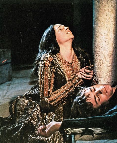 Aesthetic Diaries, Romeo + Juliet Aesthetic, Romeo And Juliet 1968, Romeo And Juliet Poster, Pyramus And Thisbe, Zeffirelli Romeo And Juliet, Juliet 1968, Romeo Und Julia, Olivia Hussey