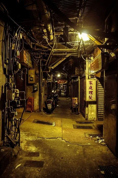 Kowloon Walled City, Alley Way, Cyberpunk Aesthetic, Cyberpunk City, Walled City, Trailer Park, Environment Concept Art, Urban Photography, City Aesthetic