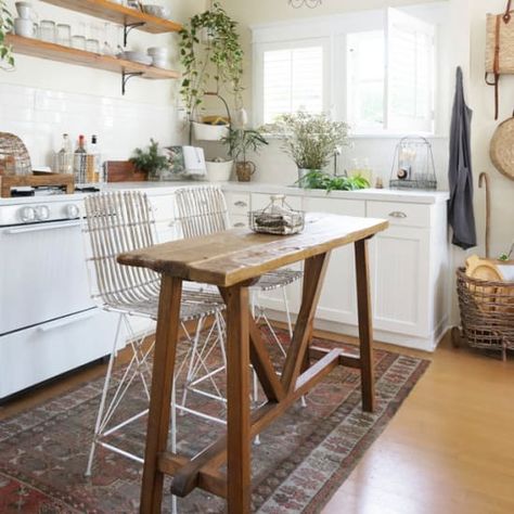 Don’t Fall For These Small Space Myths Tiny Kitchen Design, Boho Kitchen Decor, Kitchen Wall Colors, Kitchen Ideas Modern Luxury, Table For Small Space, Cottage Life, Kitchen Designs Layout, Tiny Space, Small Space Kitchen