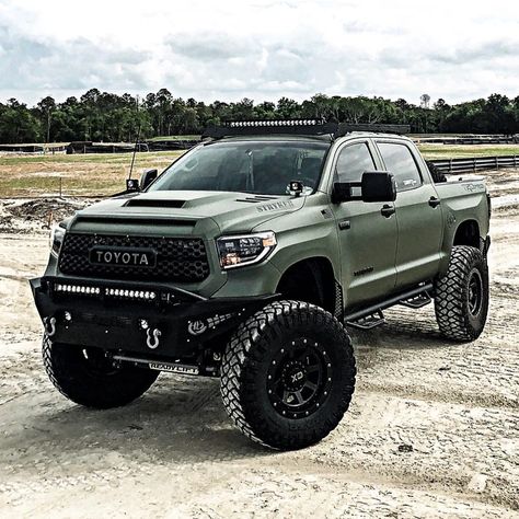 Because I can... #trdpro #toyota #tundra #floridatundracrew #tundracrew #fltc #trd #letsgoplaces #toyotatundra #toyotausa #florida… Toyota Tundra Off Road, Truk Ford, Toyota Tundra Lifted, Toyota Trucks 4x4, Lifted Tundra, Mobil Off Road, Toyota Tacoma 4x4, Tundra Truck, Toyota Truck