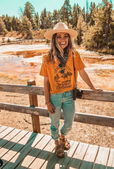 Dreaming Outloud, Hailey Miller, Country Wardrobe, Granola Outfits, Southern Aesthetic, Punchy Outfits, Western Grunge, Colorado Girl, Hippie Cowgirl