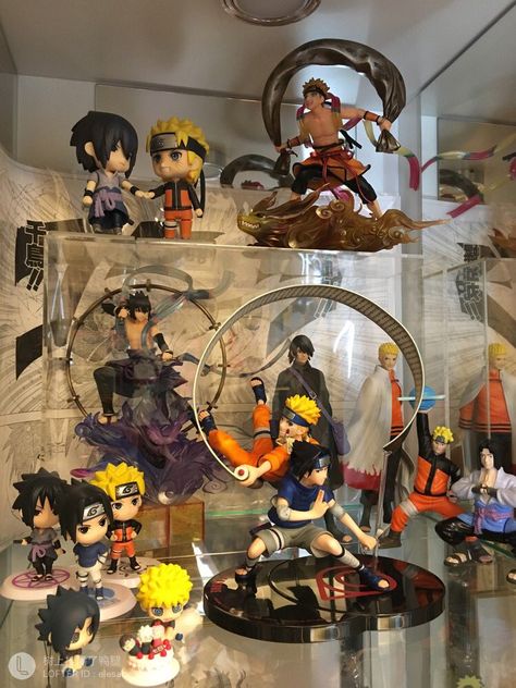 Naruto Figures Collection, Anime Collection Display, Anime Figure Display Ideas, Naruto Room Ideas, Naruto Room Decor, Naruto Room, Naruto Merch, Naruto Collection, Miniature Calendar