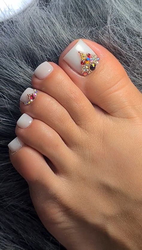 Gem Placement, Good Sides, Nails Model, Pearl Nail Art, Small Glasses, Cute Toe Nails, Cute Acrylic Nail Designs, Pearl Nails, Toe Nail Designs