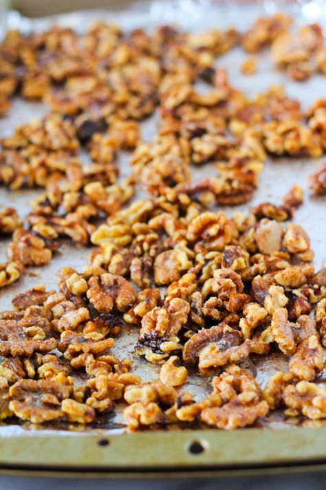 Cinnamon Sugar Toasted Walnuts - Zen & Spice Toasted Walnuts Recipe, Superfood Bars, Cinnamon Sugar Toast, Candied Walnut Recipe, Walnuts Recipe, Pumpkin Spice Granola, Walnut Butter, Roasted Walnuts, Walnut Recipes