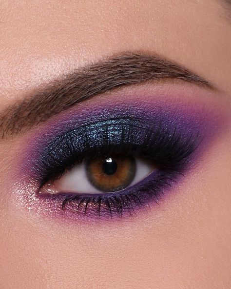 Colourful Smokey Eye, Eyeliner Smokey, Navy Makeup, Purple Smokey Eye Makeup, Colourful Makeup, Plum Eyeshadow, Wedding Ireland, Makeup 2024, Purple Eyeliner