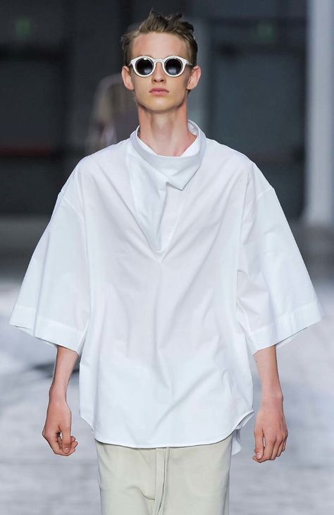 DAMIR DOMA SS 2016 T Shirt Hacks, Black Harem Pants, Damir Doma, Linen Men, Cyberpunk Fashion, Men Stylish Dress, Contemporary Clothing, Clothing Men, Ningbo