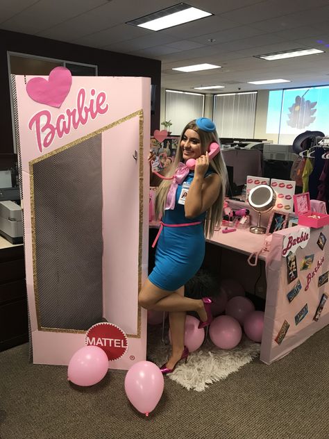 Barbie Office Party, Barbie Theme Halloween Party, Office Barbie Costume, Tour Guide Barbie Costume, Barbie Themed Office, Cubicle Halloween Decorating Contest, Barbie Dream House Trunk Or Treat, Barbie Halloween Decor, Barbie Office Decor