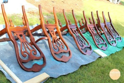 Spray Painting Dining Room Chairs, Repurposed Dining Chairs, Painted Dining Chairs Ideas, How To Paint Dining Room Chairs, Refinishing Dining Chairs, Spray Paint Furniture Ideas, Painting Chairs Diy, Painting Dining Chairs, Paint Dining Chairs