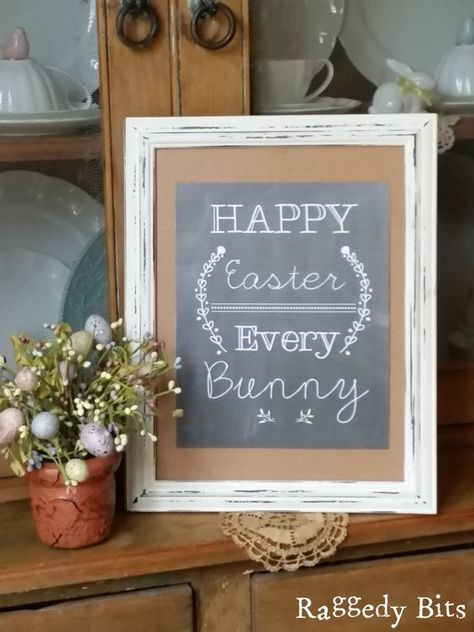 Adorable Free Easter Chalkboard Printable Easter Chalkboard Art, Spring Chalkboard, Free Printable Bingo Cards, Chalkboard Art Quotes, Easter Chalkboard, Bunny Printable, Chalkboard Printables, Easter Decorating, Easter Quotes