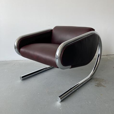 great vintage condition. some superficial wear. see pics. chicagoland delivery included. nationwide delivery arrangements can be made at an additional cost.  if you have any questions, please ask. Chrome Furniture Living Room, Chair Vintage, Chairs For Bedroom, Vintage Chair, 1960 Furniture, Classy Man Cave, Mcm Chair, 1960s Furniture, Silver Furniture