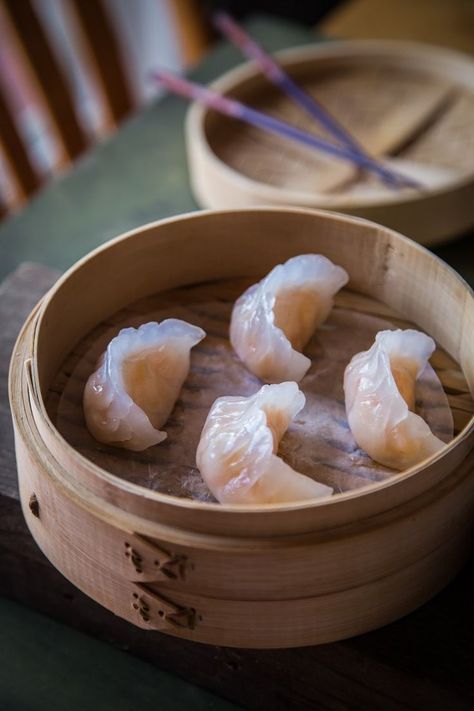 Har Gow, Chinese Dim Sum, Asian Fusion Recipes, Asian Breakfast, Dim Sum Recipes, Asian Side Dishes, Shrimp Dumplings, Steamed Shrimp, Easy Asian Recipes