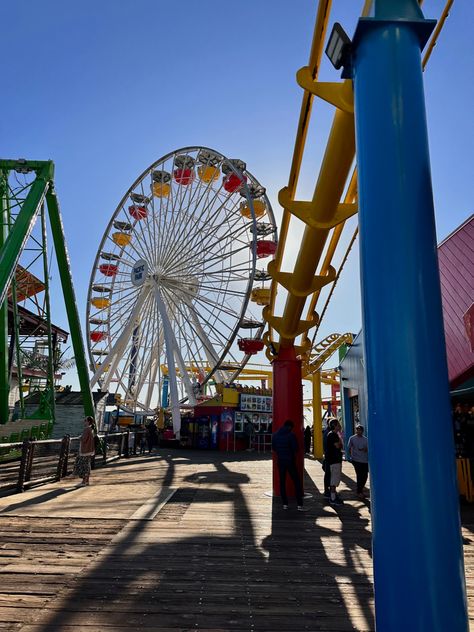 Reagan Aesthetic, Santa Monica Pier Aesthetic, Pch Highway, Quince Photoshoot Ideas, Quince Photoshoot, Los Angeles Beach, Santa Monica Los Angeles, La Summer, Little Beach House