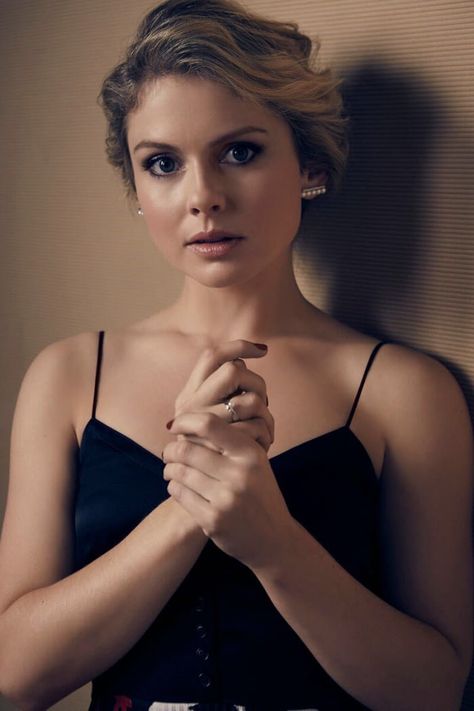 Louisa Connolly Burnham, Rose Mciver, I Zombie, Zombie Girl, Celebrities Humor, Female Images, Woman Face, Celebrities Female, Autograph