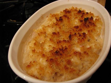 Bay Scallop Recipes Easy, Easy Baked Scallops Recipe, Scallops Gratin, Broiled Bay Scallops, Bay Scallops And Pasta, Scallop Casserole, Betty’s Baked Scallops, Baked Scallops Bread Crumbs, Bay Scallops Sauteed