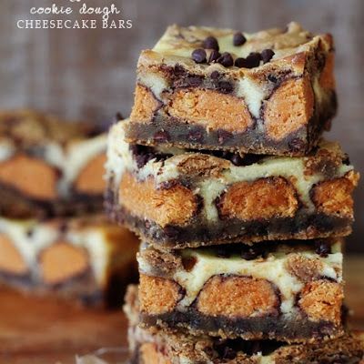 Butterfinger Cookie Dough Cheesecake Bars Cookie Dough Cheesecake Bars, Butterfinger Cookies, Cheesecake Bar, Cookie Dough Cheesecake, Dessert Original, Bar Recipe, Cookie Exchange, Cheesecake Bars, Yummy Sweets