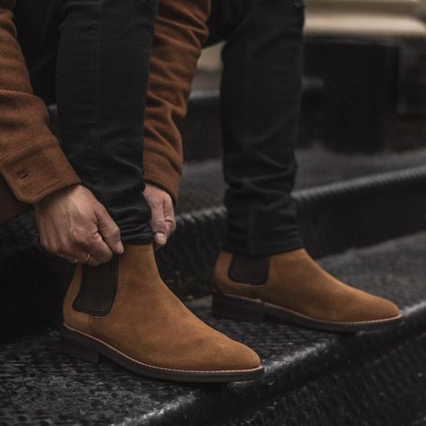 Brown Chelsea Boots Men Outfit, Boston Clothes, Dark Academia Aesthetic Outfit Men, Hamlet Aesthetic, Dark Academia Outfits Men, Tyler Style, Academia Aesthetic Outfit Men, Mens Wardrobe, Chelsea Boots Men Outfit