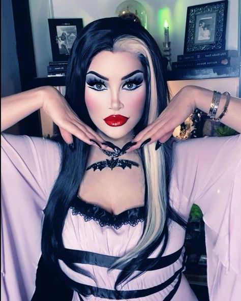 Lily Munster Costume Diy, Lily Munster Makeup, The Munsters Costumes, Horror Cosplay Female, Horror Cosplay Ideas, Lily Munster Hair, Female Halloween Costumes 2023, Munsters Costumes, Lily Munster Cosplay