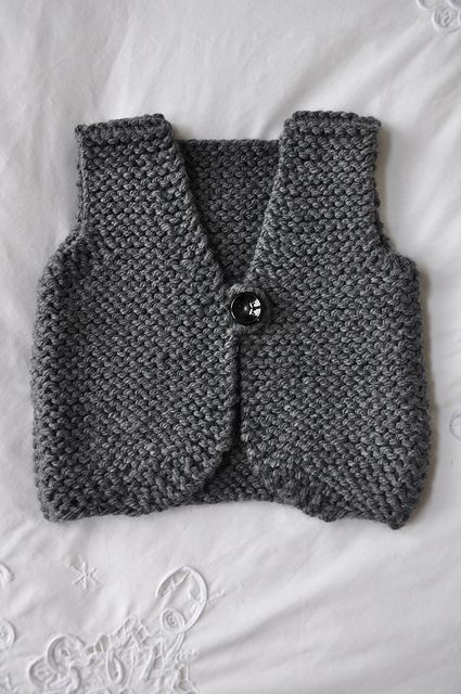 Ravelry: SusanneS-vV's Gilet Knit Vest Pattern, Crochet Baby Boy, Baby Knitting Patterns Free, Boys Knits, Vest Pattern, Baby Vest, Baby Cardigan, Sweater Knitting Patterns, Knitting For Kids