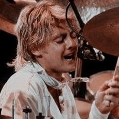 Taylor Icon, Rogers Drums, Queen Drummer, Queen Humor, Roger Taylor Queen, Queen Poster, Ben Hardy, Queen Photos, Roger Taylor