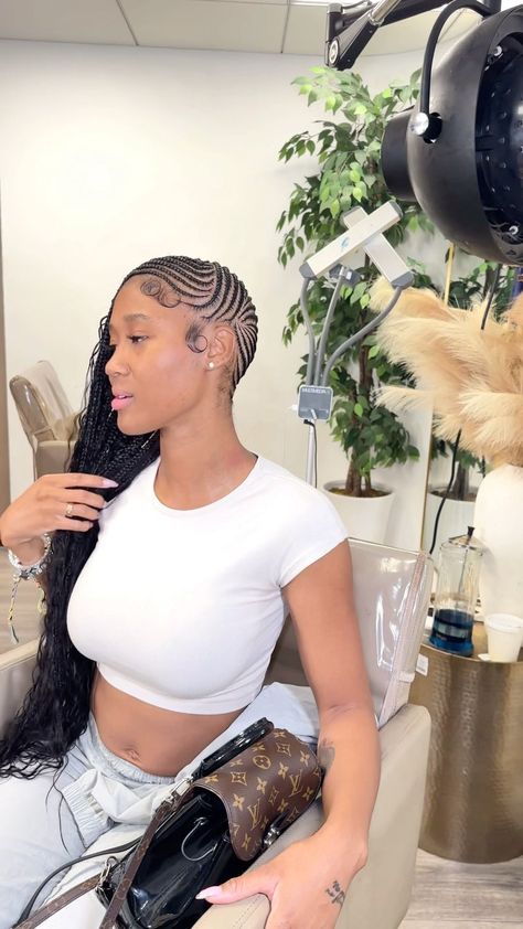 Boho Lemonade Fulani Braids, Creative Braids For Black Women, Bohemian Lemonade Braids, Braided Hairstyles For Black Women Protective Styles, Braided Hairstyles Videos, Small Lemonade Braids, Vacation Braids, Small Feed In Braids, Braiding Ideas