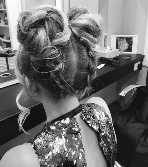 Braids Prom, Wedding Hairstyles Updo Messy, Space Buns Hair, Updo Messy, Braided Space Buns, Mint Green Hair, Messy Braids, Space Buns, Braided Prom Hair