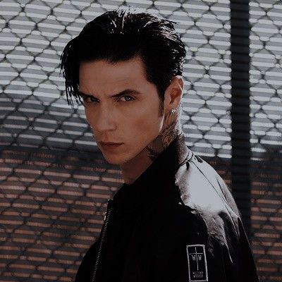 Andy Biersack Hair, Andy Biersak, Drama Masks, Andy Sixx, Man Anatomy, Andy Black, My Bad, Andy Biersack, Veil Brides