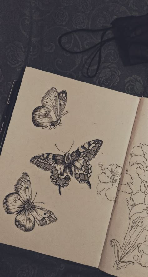 Pencil Sketches Of Butterflies, Butterfly Pen Art, Fine Line Pen Art, Cool Art Sketches Creative, Butterfly Sketch Ideas, Sketches Ideas Creative Inspiration, Butterfly Pen Drawing, Cool Sketch Ideas Creativity, Fine Pen Art