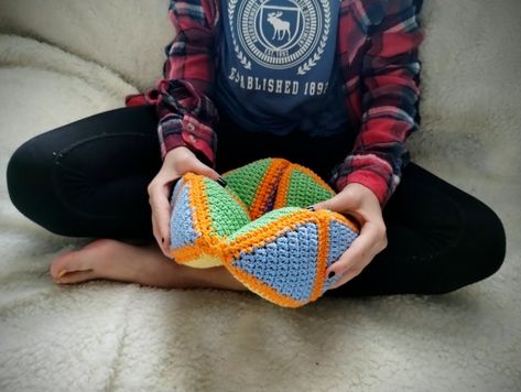 Pattern for the Crochet Sensory Fidget seen on TikTok!! Crochet Sensory, Crochet Hexagon, I Love This Yarn, Needle Arts, Fidget Toys, Stuffed Toys Patterns, Single Crochet, Classroom Ideas, Crochet Projects