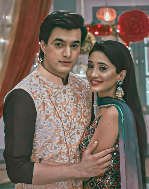 Naira Yrkkh, Kartik Naira, Kaira Yrkkh, Funny Snapchat Pictures, Funny Snapchat, Kartik And Naira, Cutest Couple Ever, Shivangi Joshi, Love Couple Photo