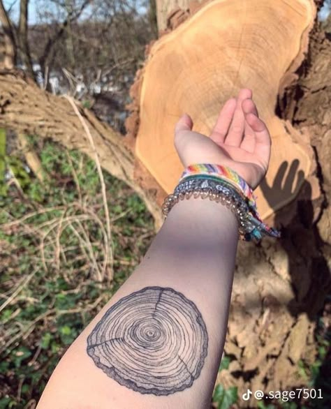 Eco Tattoo Ideas, Tree Rings Tattoo, Granola Tattoos, Granola Tattoo Ideas, Small Hippie Tattoo, Eco Tattoo, Earthy Tattoo Ideas, Hippy Tatoos Free Spirit, Earthy Tattoos Nature