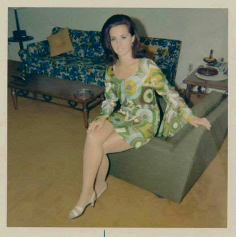 Back n the day beauty 1960s Living Room, 60s Photos, Then And Now Photos, Vintage Everyday, 1960s Fashion, The 1960s, Girls Wear, 1960s Vintage, 70s Fashion