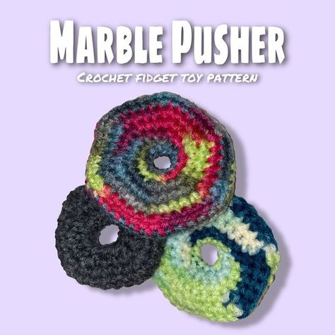 Crochet Fidget, Easy Beginner Crochet Patterns, Diy Fidget Toys, Super Easy Crochet, Fidget Quilt, Confection Au Crochet, Crochet Simple, Crochet Fall, Crochet Cross