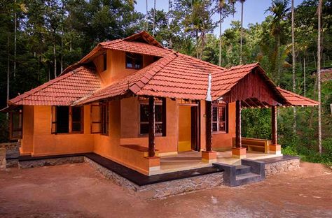 Wood Home Exterior, Colonial Bedrooms, Kerala Traditional House, Kerala Home, Kerala House, Mud House, Building A Porch, Indian Home Design, Kerala House Design