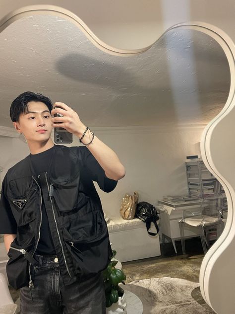 prada enhypen jay Jay Enhypen, K Wallpaper, Jay Park, Fan Fiction, Twitter Update, Extended Play, Boyfriend Pictures, K Idols, Boyfriend Material